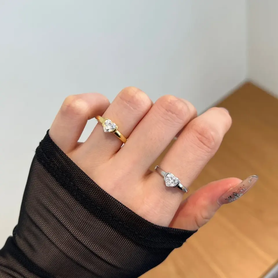 S925纯银光身戒指女镶嵌爱心锆石精致个性百搭婚礼求婚戒指