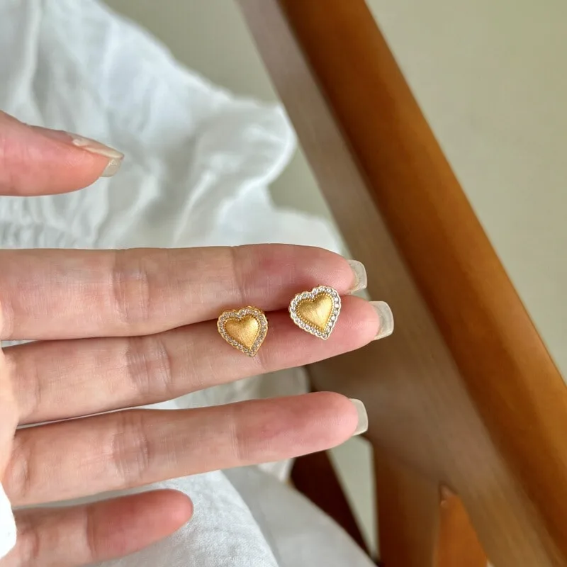 S925纯银拉丝工艺爱心耳钉轻奢心形简约小巧通勤百搭耳钉